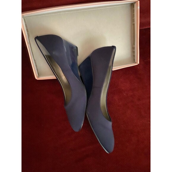 Wedged heels  Sz 8.5 - Picture 4 of 5